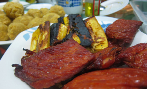 Tacacho, maduros, y cecina Tacacho, maduros, y cecina